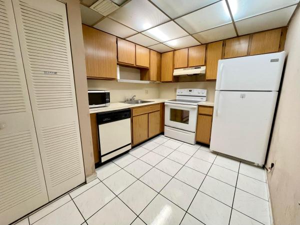International Towers, 2055 SW 122nd Ave #411, Tamiami, Florida 33175, image 1