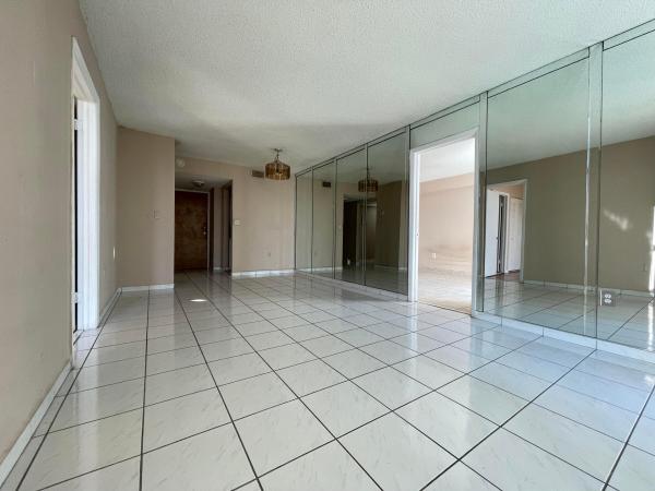 International Towers, 2055 SW 122nd Ave #411, Tamiami, Florida 33175, image 2