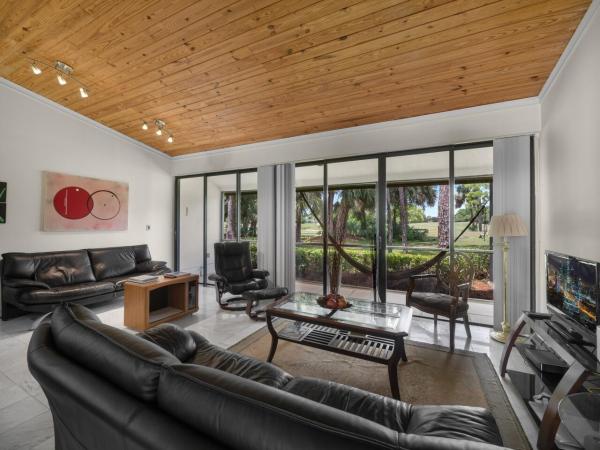 Patio Homes, 118 Old Meadow Way, Palm Beach Gardens, Florida 33418, image 3