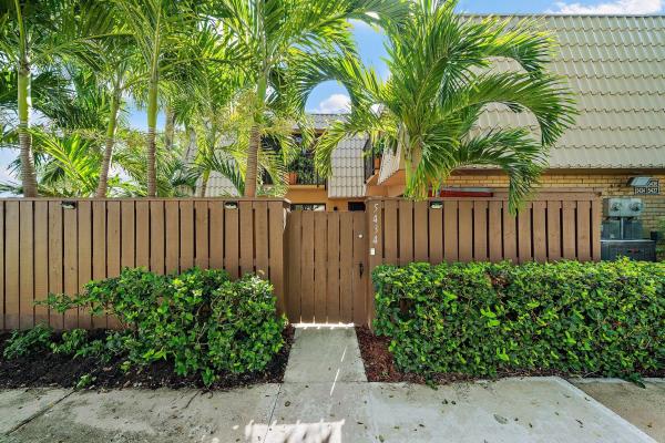 Village Of Sandalwood Lakes South, 5434 54th Way, West Palm Beach, Florida 33409, image 1