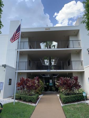 Banyan At Las Verdes, 5100 Las Verdes Cir #122, Delray Beach, Florida 33484, image 1