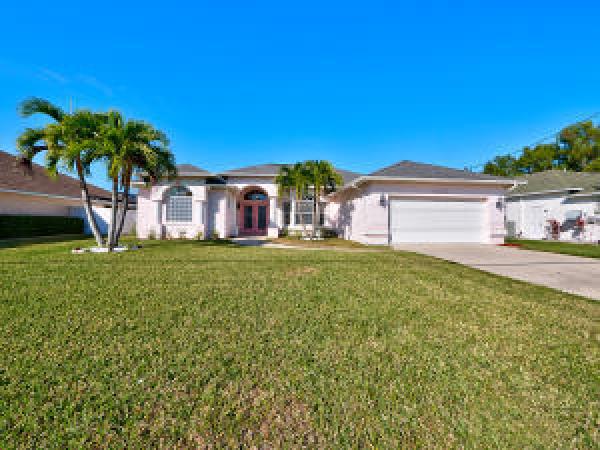 5285 NW Milner Dr, Port St. Lucie, Florida 34983, image 2