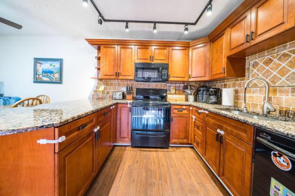 Glenwood Townhomes, 526 5th Ter, Palm Beach Gardens, Florida 33418, image 1
