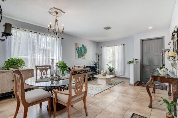 Tahoe At Lakes Of Laguna, 4284 Lake Lucerne Cir, West Palm Beach, Florida 33409, image 2
