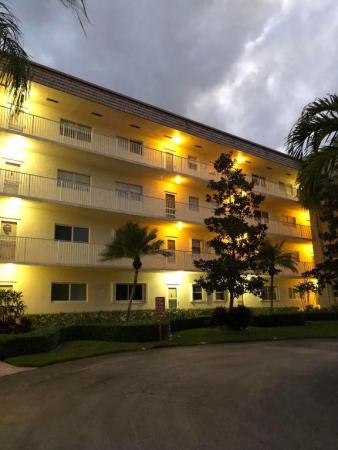 Snug Harbor Gardens, 650 Snug Harbor Dr #G307, Boynton Beach, Florida 33435, image 2