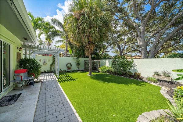 Country Club Point, 7 Country Club Cir, Tequesta, Florida 33469, image 1