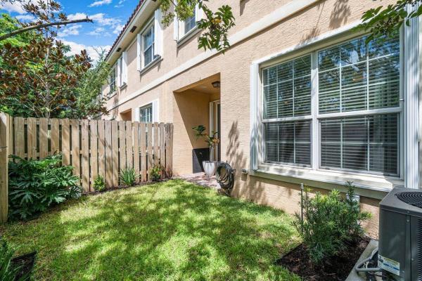 Charleston Commons, 5098 Ashley River Rd, West Palm Beach, Florida 33417, image 1