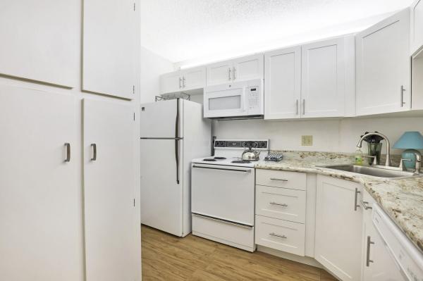 The Charter Club Of Palm Beach, 207 Foxtail Dr #C1, Greenacres, Florida 33415, image 2