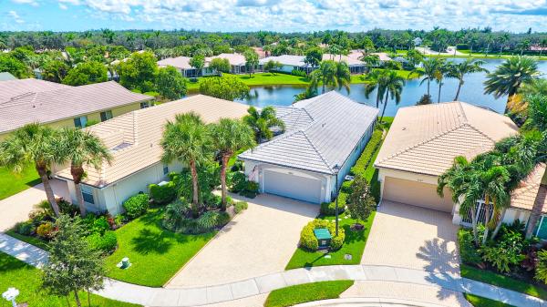 Sapphire Cove At Baywinds, 9312 Sapphire Cove Dr, West Palm Beach, Florida 33411, image 2