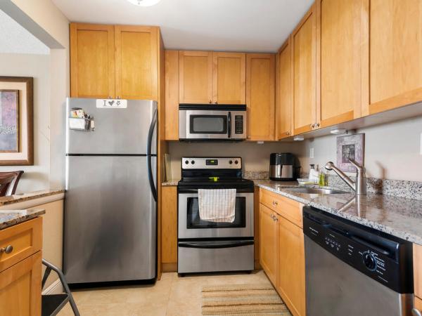 Lakeshore Club, 1830 Embassy Dr #412, West Palm Beach, Florida 33401, image 1