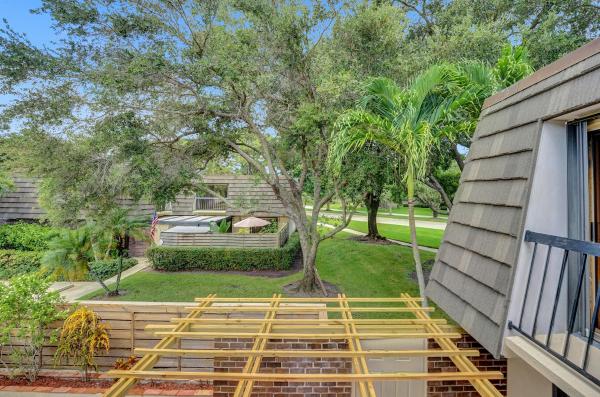 Glenwood Townhomes, 1213 12th Ter, Palm Beach Gardens, Florida 33418, image 2