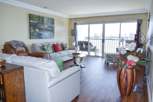 Lake Harbor Cove, 3040 Lake Shore Dr #804, Riviera Beach, Florida 33404, image 2