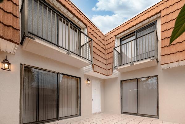 Waterford Courtyards At Crystal Lakes North, 2943 SW 11th Pl, Deerfield Beach, Florida 33442, image 3