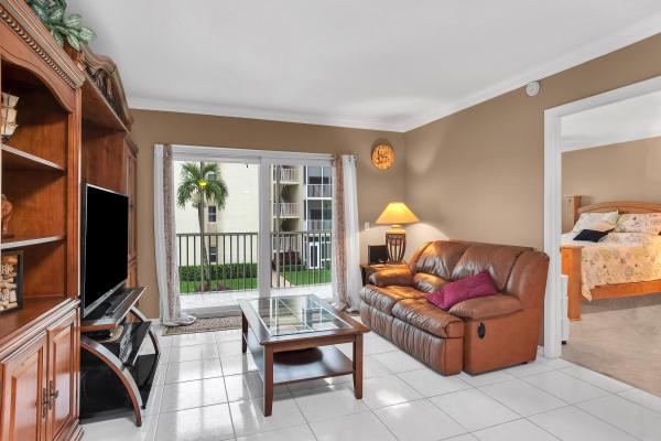 Snug Harbor Gardens, 650 Snug Harbor Dr #G204, Boynton Beach, Florida 33435, image 1