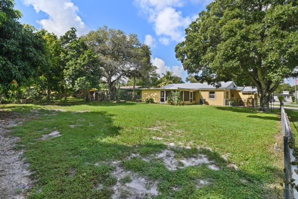 Fort Pierce Residential, 1002 S 13th S St, Fort Pierce, Florida 34950, image 2