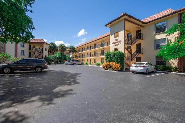 Southwind Circle, 327 Southwind Dr #202, North Palm Beach, Florida 33408, image 1