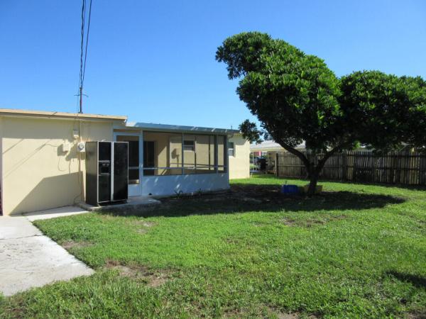 Englewood Manor, 3117 French Ave, Lake Worth, Florida 33461, image 2