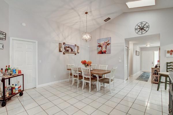 Citrus Glen, 175 Executive Cir, Boynton Beach, Florida 33436, image 1