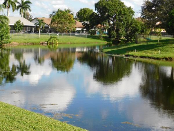 La Mancha, 212 Las Palmas St, Royal Palm Beach, Florida 33411, image 2