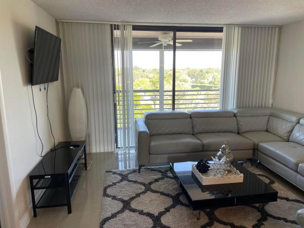 Colony Point, 1000 Colony Point Cir #521, Pembroke Pines, Florida 33026, image 1