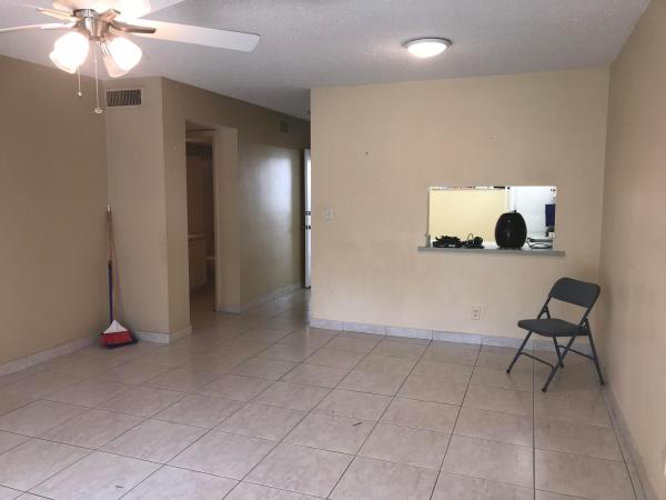 Lake Clarke Gardens, 2606 S Garden Dr S #110, Lake Worth, Florida 33461, image 2