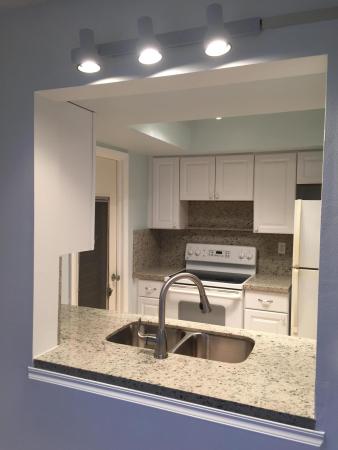 Palm Beach Leisureville, 107 SW 8th Ct, Boynton Beach, Florida 33426, image 1