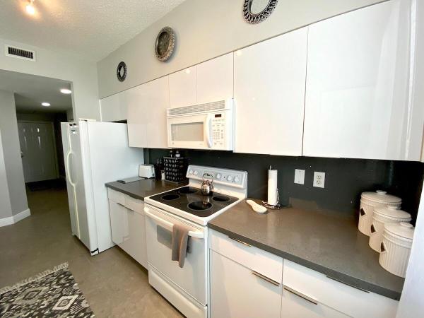 Montecito Palm Beach, 616 Clearwater Park Rd #712, West Palm Beach, Florida 33401, image 3