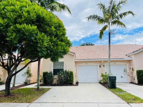 Coral Trace, 223 E Coral Trace Cir E, Delray Beach, Florida 33445, image 2