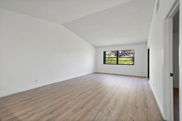 Ridgepointe Woods Villas, 9 Ridge Pointe Dr, Boynton Beach, Florida 33435, image 2