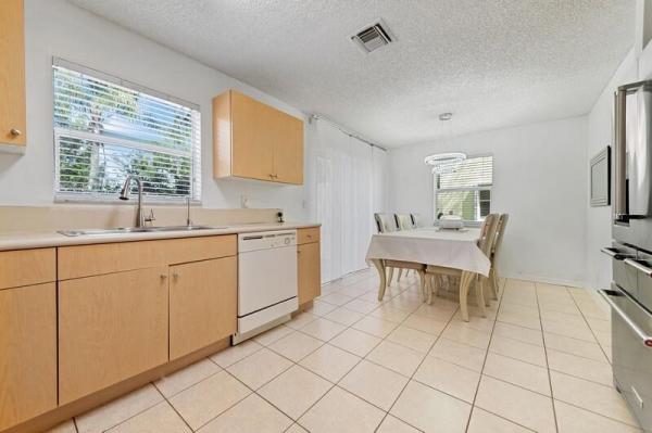 Independence Cove, 957 Imperial Lake Rd, West Palm Beach, Florida 33413, image 2