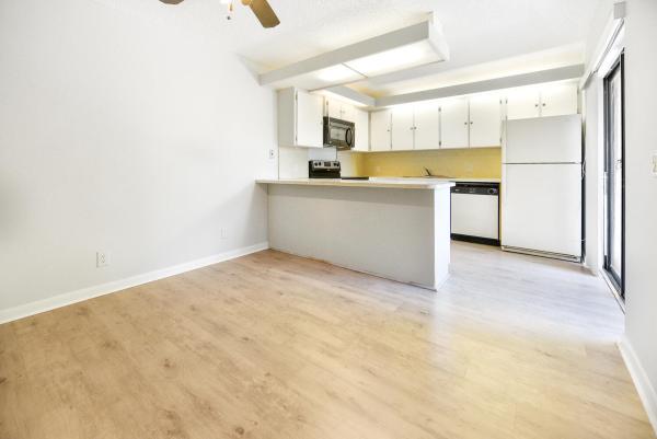 Lago Lucerne, 3968 August Dr, Lake Worth, Florida 33461, image 2