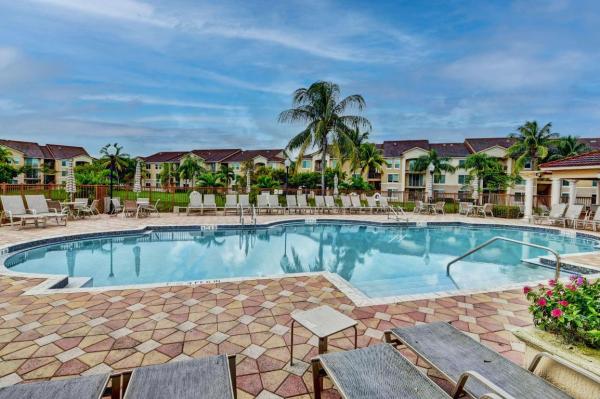 Mirabella Villas, 712 Villa Cir, Boynton Beach, Florida 33435, image 2