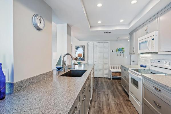 The Seagrape, 5460 N Ocean Dr #6B, Riviera Beach, Florida 33404, image 2