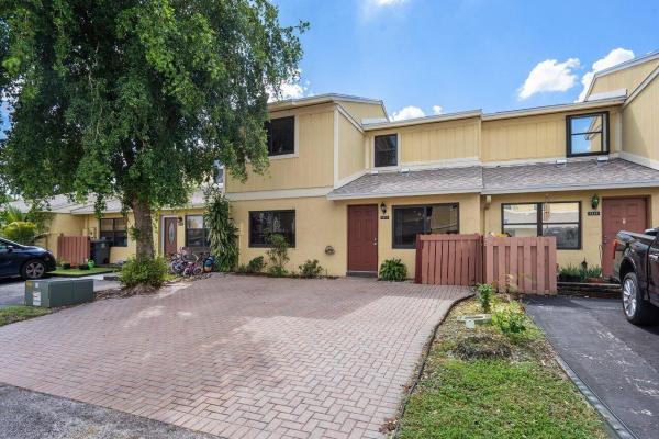 Country Lake, 5322 Tennis Ln, Delray Beach, Florida 33484, image 1