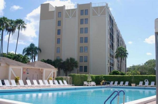 Huntington Lakes 2, 7006 Huntington Ln #306, Delray Beach, Florida 33446, image 2