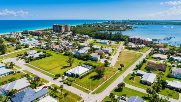 Beach Estates, 1701 Francis Ct, Fort Pierce, Florida 34949, image 1