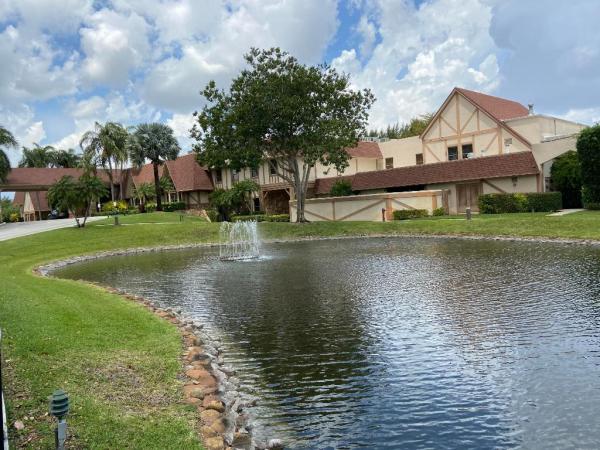 Huntington Lakes 3, 7286 Huntington Ln #205, Delray Beach, Florida 33446, image 1
