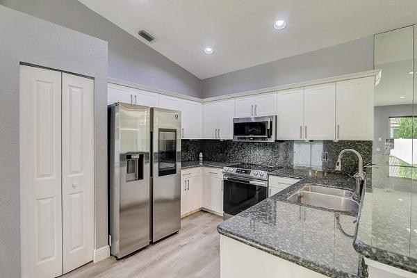 Avalon Estates At Woodmont, 7852 NW 77th Ave, Tamarac, Florida 33321, image 2