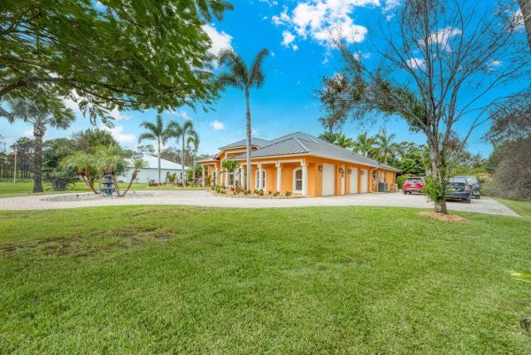 St Lucie Gardens, 2355 Dyer Rd, Port St. Lucie, Florida 34952, image 2