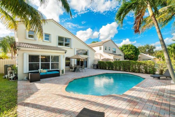 Victoria At Lakes Of Laguna, 5077 Victoria Cir, West Palm Beach, Florida 33409, image 1