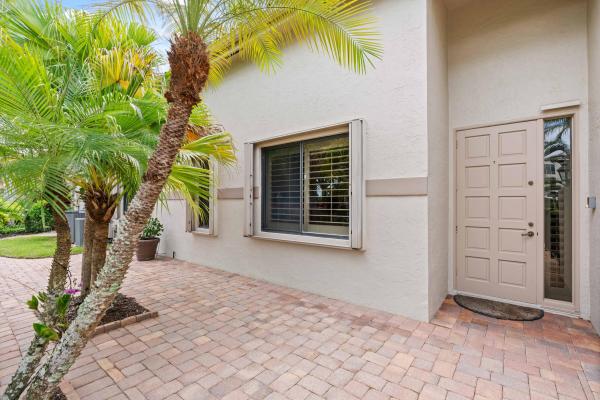Frenchman's Creek Beach & Country Club, 2050 La Porte Dr, Palm Beach Gardens, Florida 33410, image 1