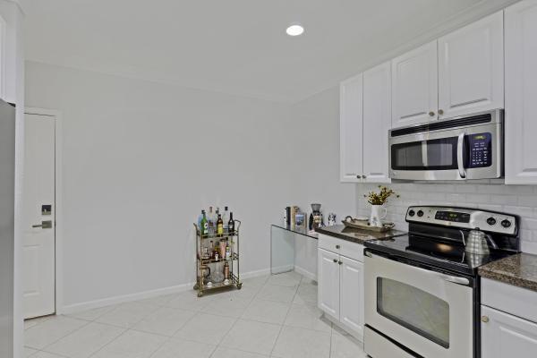 Colony Palms, 129 E Prive Cir, Delray Beach, Florida 33445, image 2
