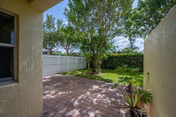 Independence Cove, 1071 Imperial Lake Rd, West Palm Beach, Florida 33413, image 3