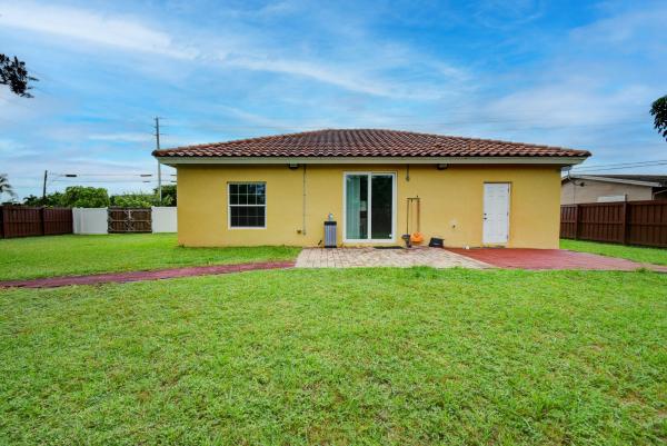 Greenbrier, 4250 Park Ln, Lake Worth, Florida 33406, image 1