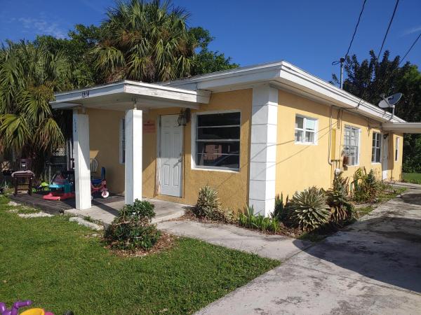 Prosperity Park, 1214 Avenue L #A&B, Fort Pierce, Florida 34950, image 1