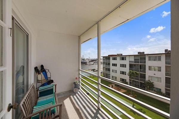 Regency Surf & Racquet Club, 4500 N Flagler Dr #B21, West Palm Beach, Florida 33407, image 1