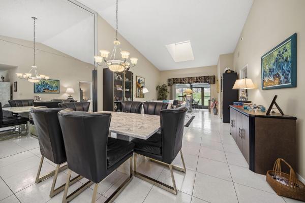 Huntington Pointe, 6362 Royal Manor Cir, Delray Beach, Florida 33484, image 2