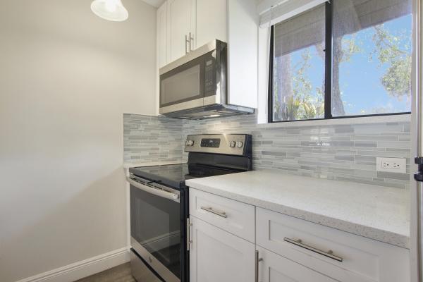 Club Cottages, 828 Club Dr, Palm Beach Gardens, Florida 33418, image 3