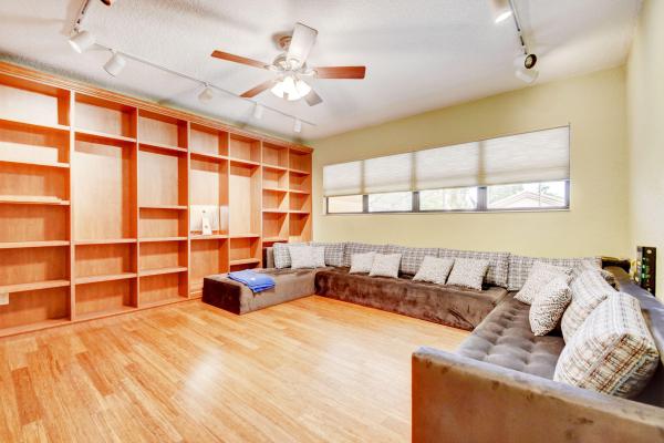 Colonnade At Glen Oaks, 4598 NW 26th Ave, Boca Raton, Florida 33434, image 1