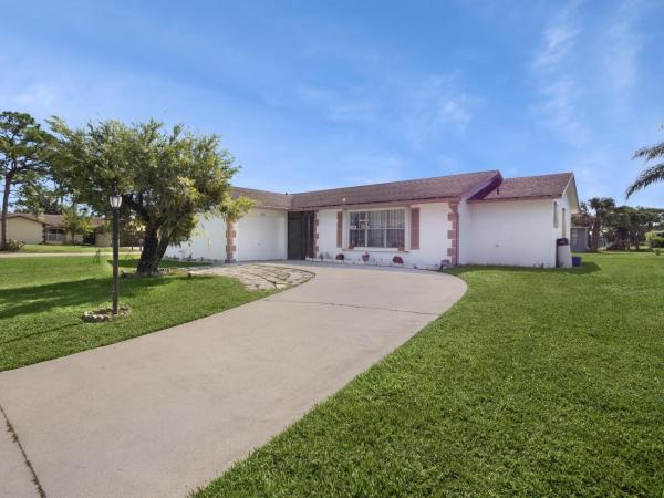 Lakes Of Lantana, 8146 E Waccamaw Ln, Lake Worth, Florida 33467, image 1